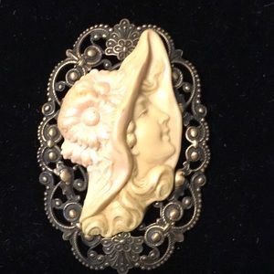 Vintage Cameo Brooch
